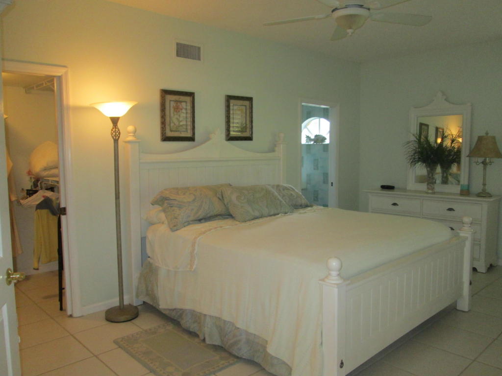 4207 Fairway Drive N, Jupiter, FL 33477