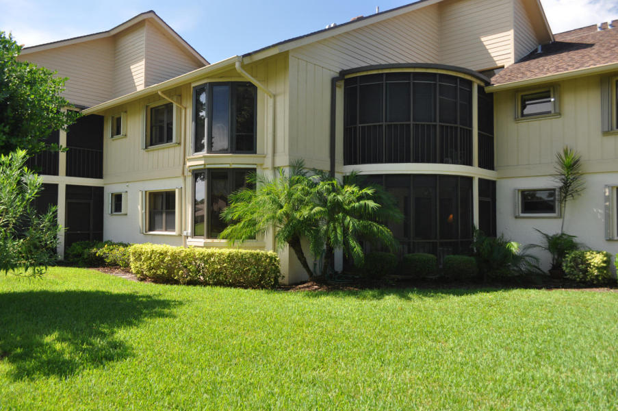 16942 Waterbend Drive, Jupiter, FL 33477