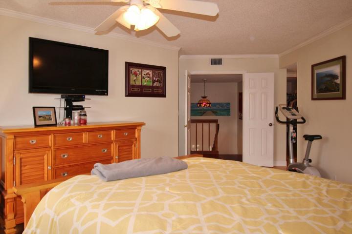 169 Seabreeze Circle, Jupiter, FL 33477