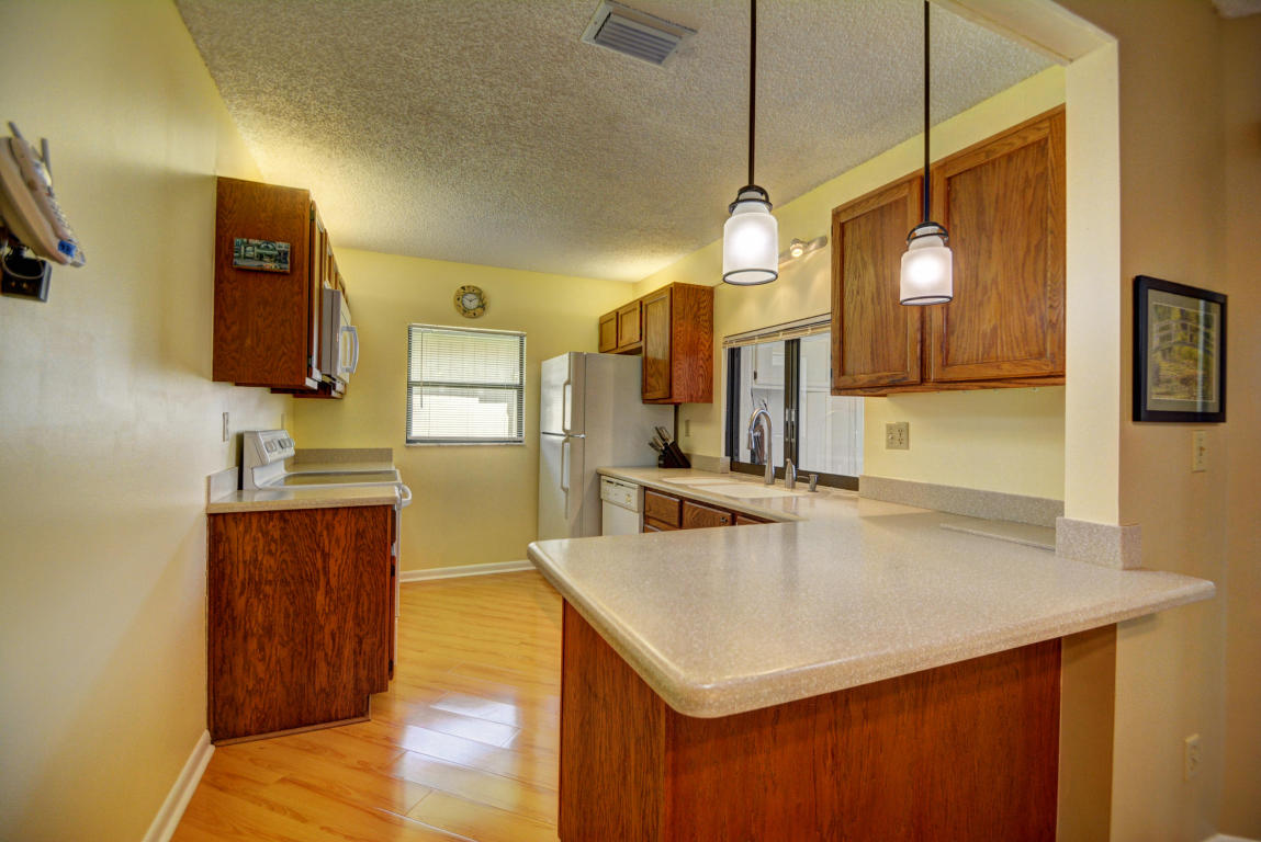 1127 E Seminole Avenue, Jupiter, FL 33477