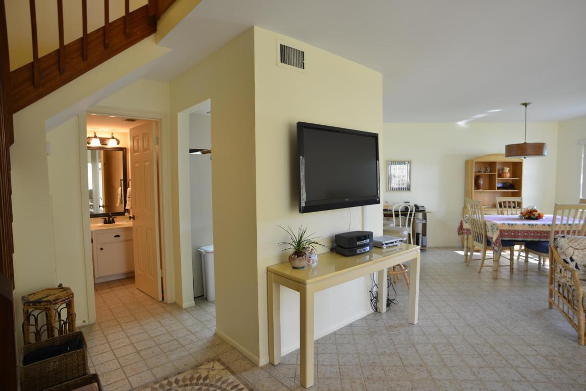 223 Seabreeze Circle, Jupiter, FL 33477