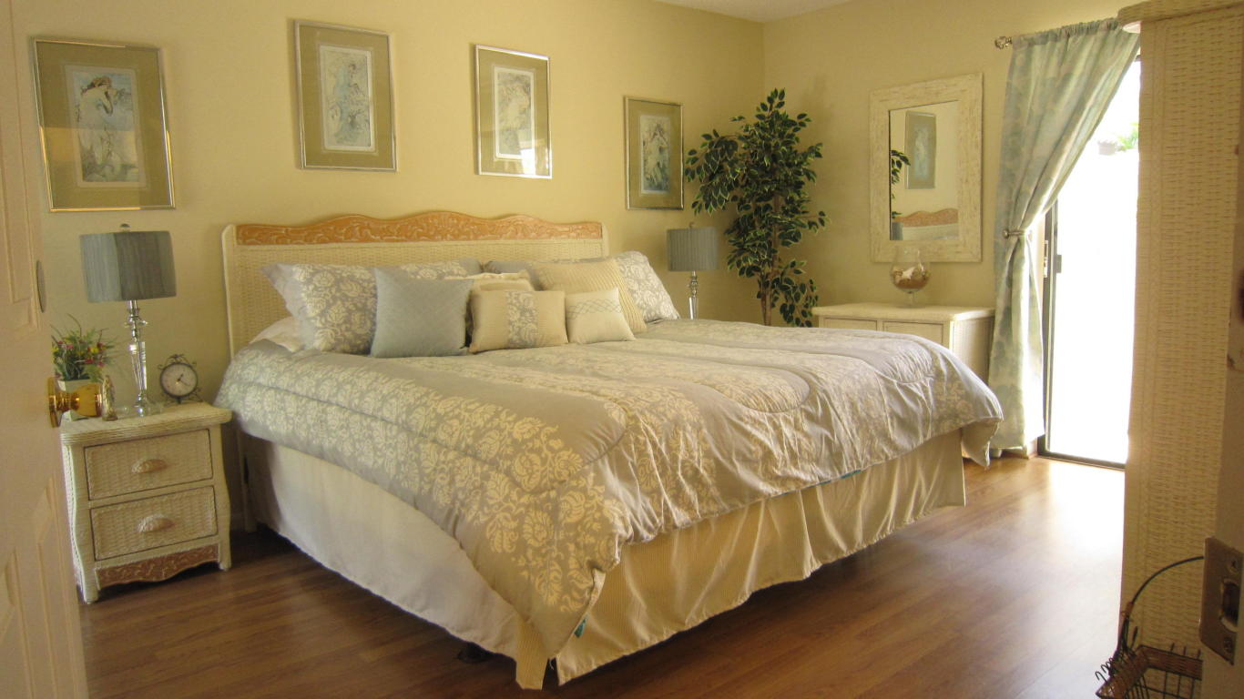 1483 Via Del Sol, Jupiter, FL 33477