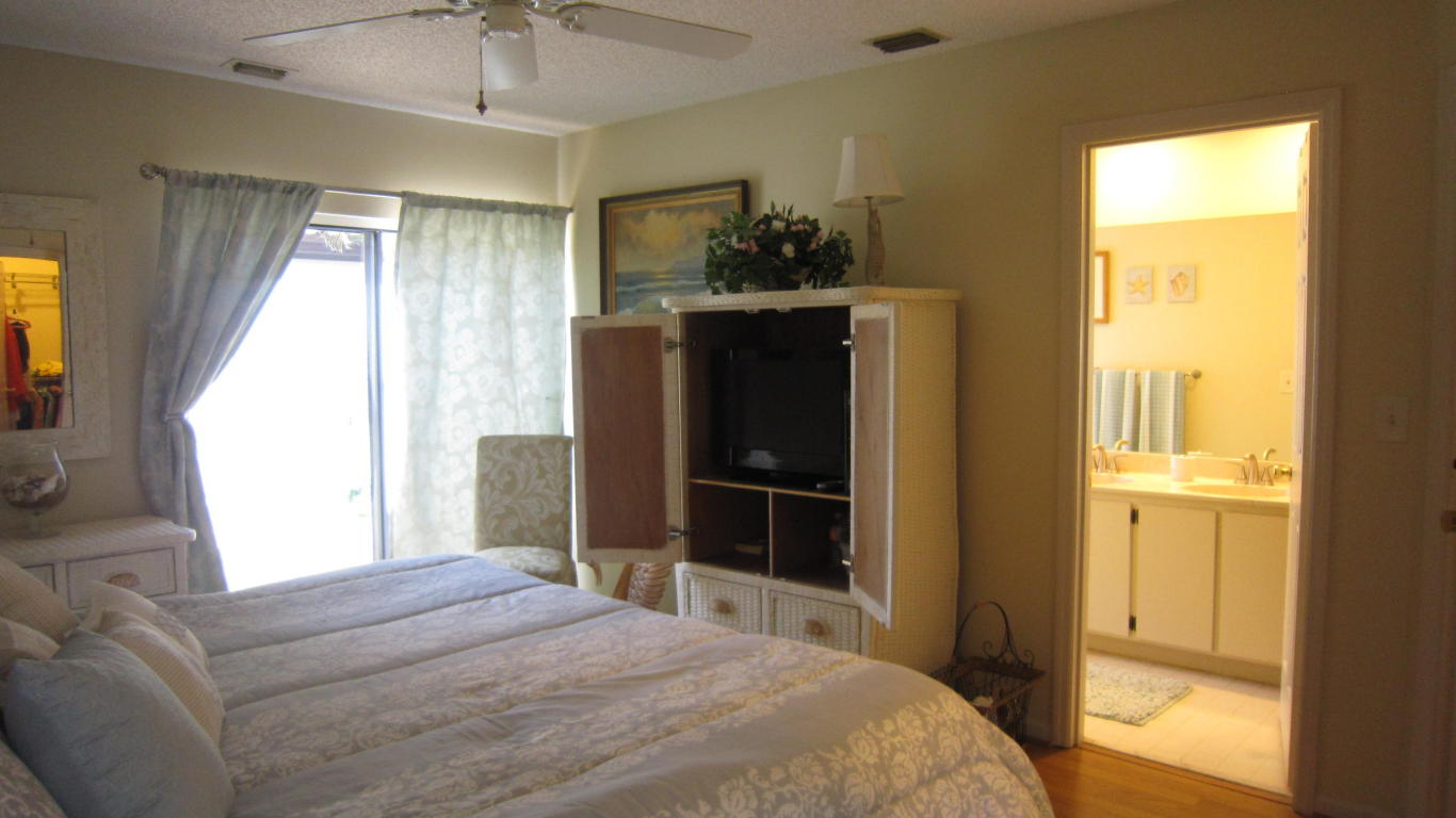 1483 Via Del Sol, Jupiter, FL 33477