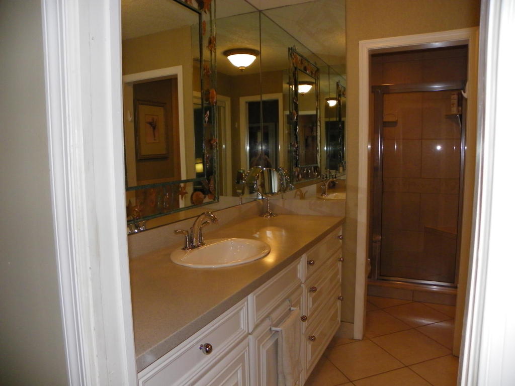 110 E Spearfish Lane, Jupiter, FL 33477