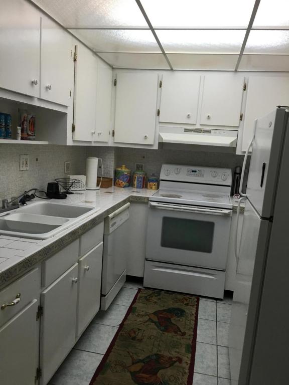 2840 S Ocean Boulevard, Palm Beach, FL 33480