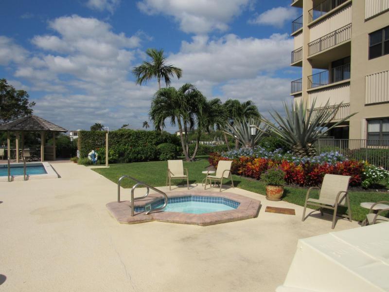 3545 S Ocean Blvd, Palm Beach, FL 33480