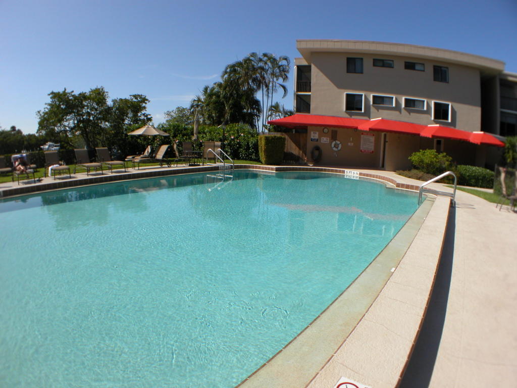 3605 S Ocean Boulevard, South Palm Beach, FL 33480