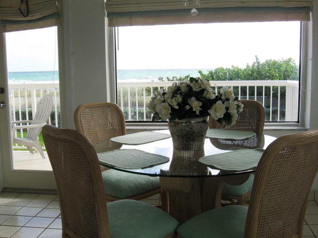 2565 S Ocean Boulevard, Palm Beach, FL 33480
