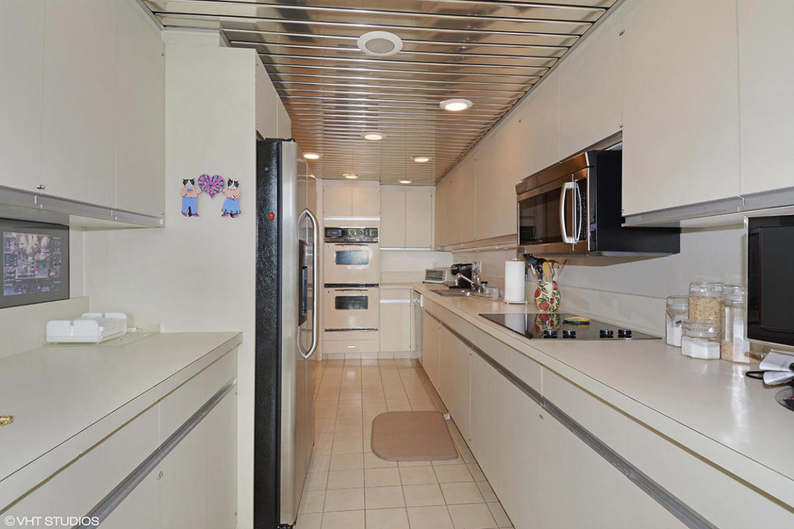 2000 S Ocean Boulevard, Palm Beach, FL 33480