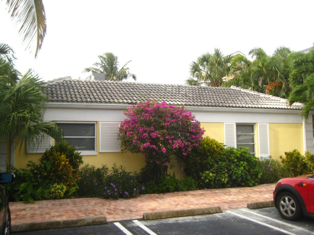 1228 George Bush Boulevard, Delray Beach, FL 33483