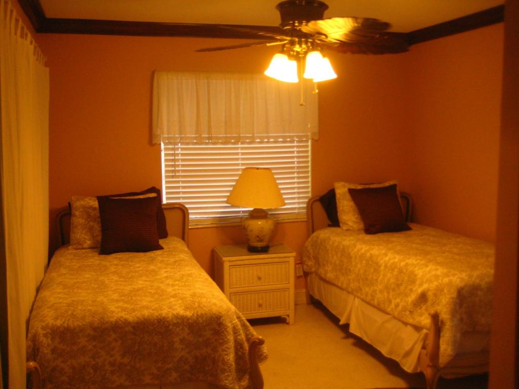 1228 George Bush Boulevard, Delray Beach, FL 33483