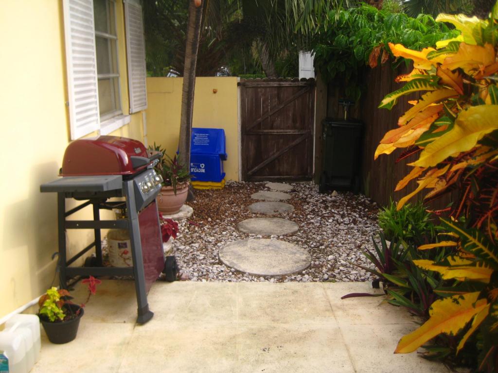 1228 George Bush Boulevard, Delray Beach, FL 33483