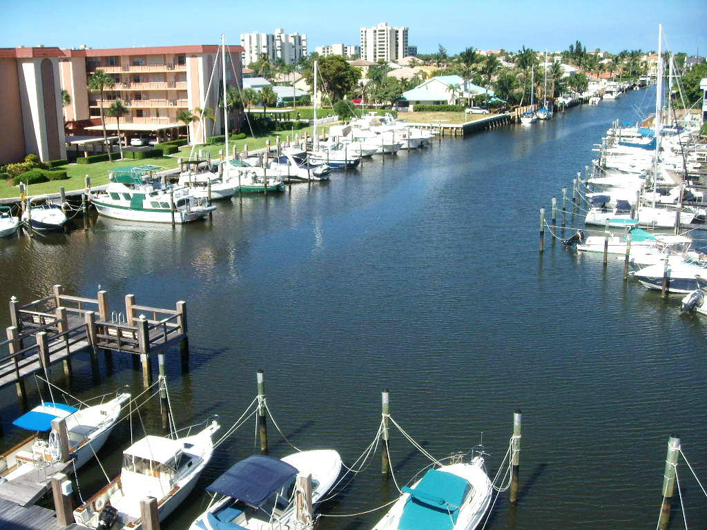 920 Dogwood Drive, Delray Beach, FL 33483