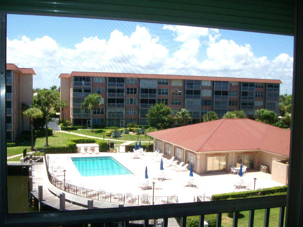 920 Dogwood Drive, Delray Beach, FL 33483