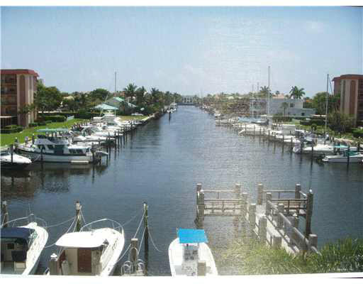 920 Dogwood Drive, Delray Beach, FL 33483