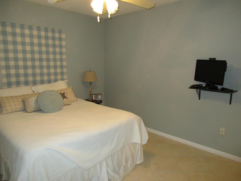30 Pelican Pointe Drive, Delray Beach, FL 33483