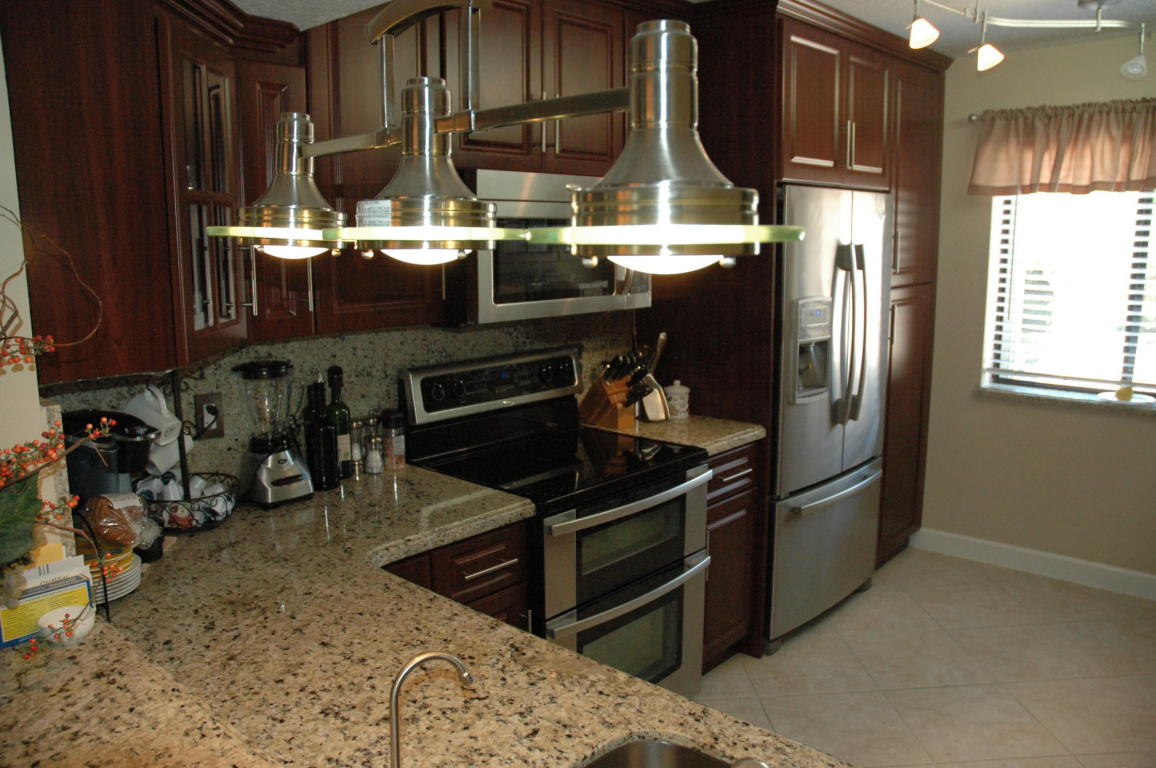 210 Captains Walk, Delray Beach, FL 33483