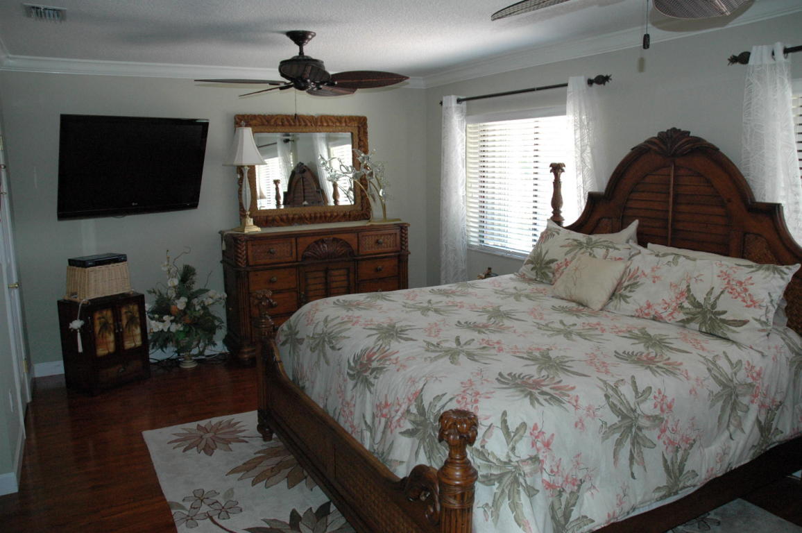 210 Captains Walk, Delray Beach, FL 33483