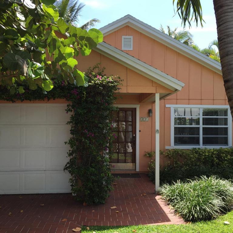 323 NE 7th Avenue, Delray Beach, FL 33483
