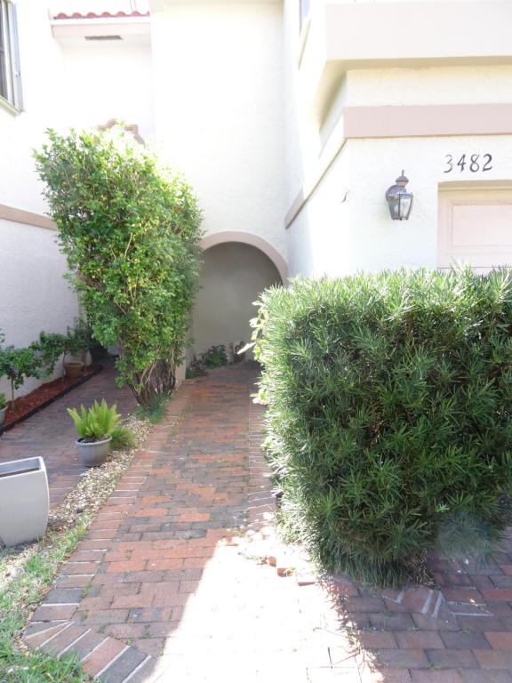 3482 Harbor Circle, Delray Beach, FL 33483