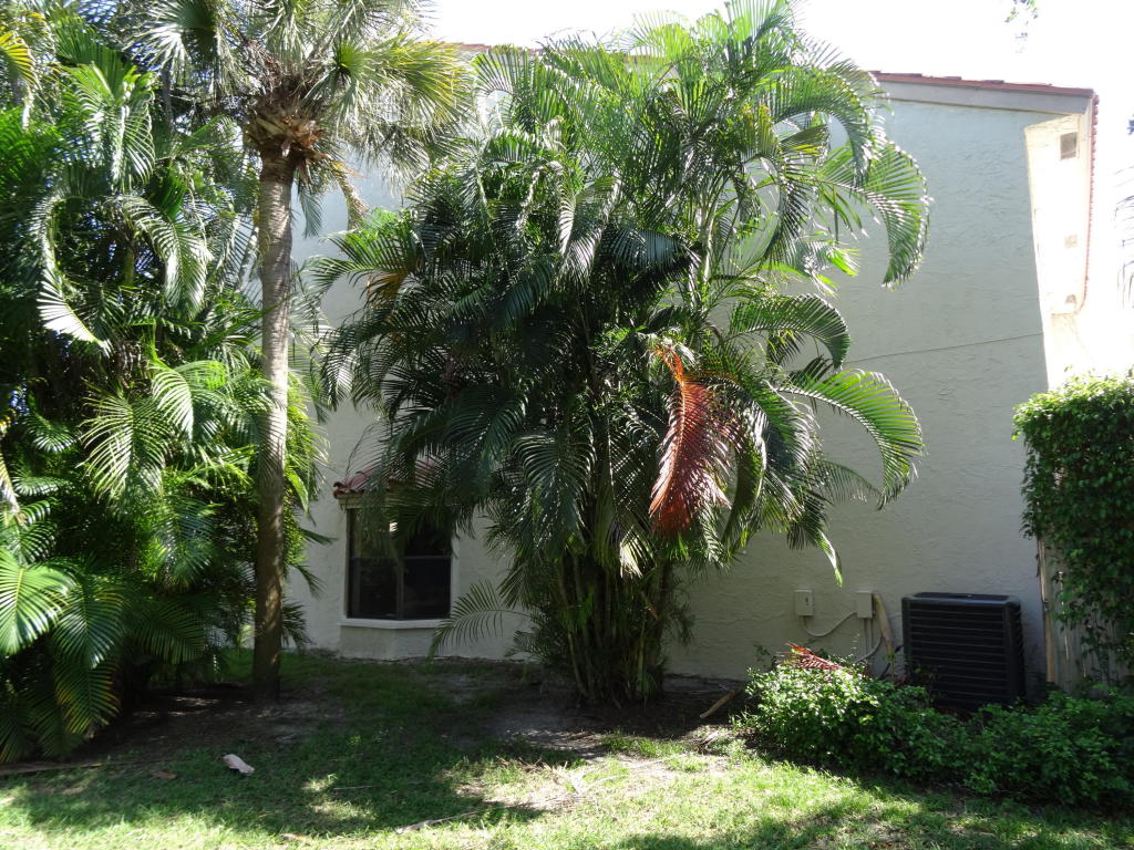3482 Harbor Circle, Delray Beach, FL 33483