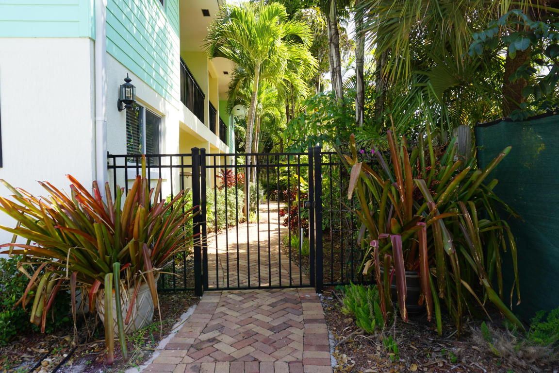 49 SE 7th Avenue, Delray Beach, FL 33483