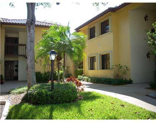 65 Pelican Pointe Drive, Delray Beach, FL 33483