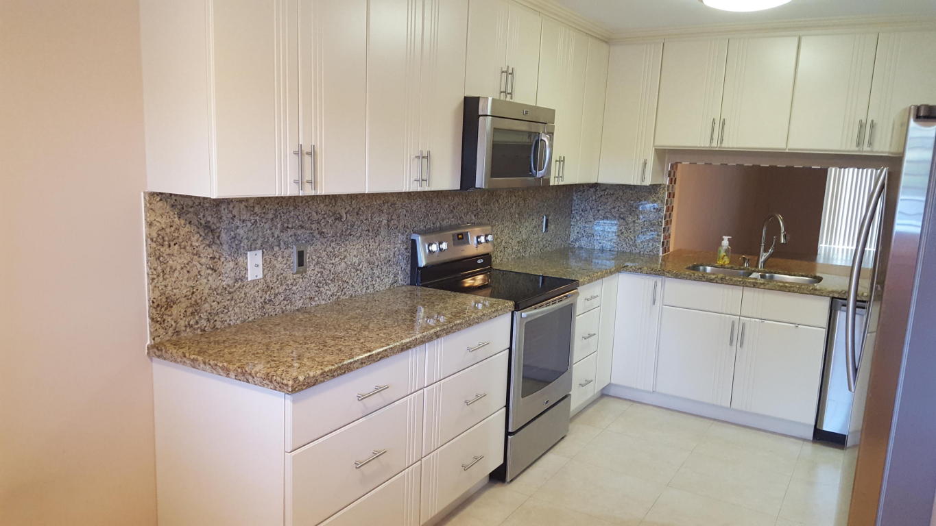 5550 Witney Drive, Delray Beach, FL 33484