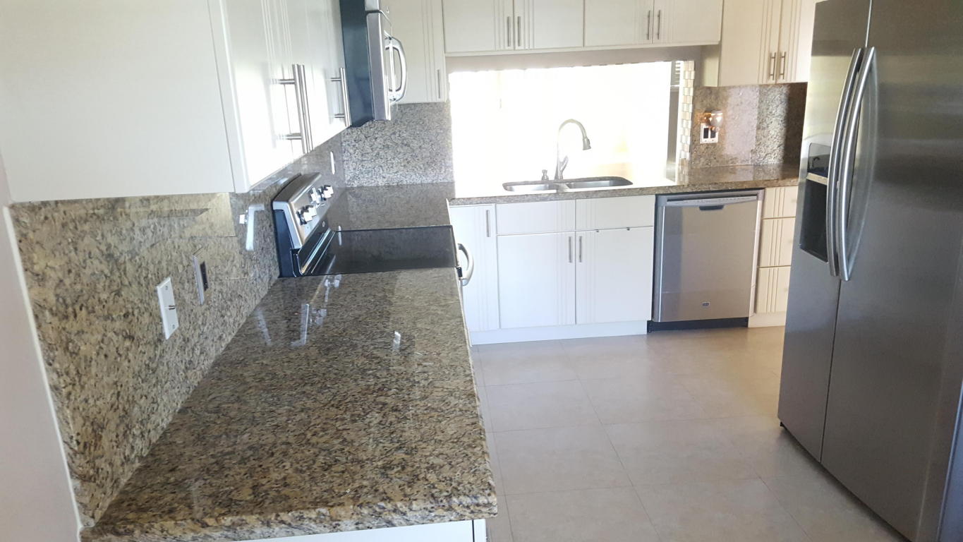 5550 Witney Drive, Delray Beach, FL 33484