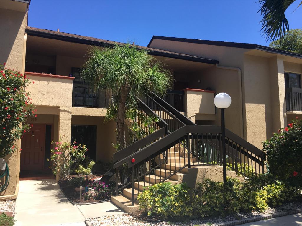 5087 Oak Hill Lane, Delray Beach, FL 33484