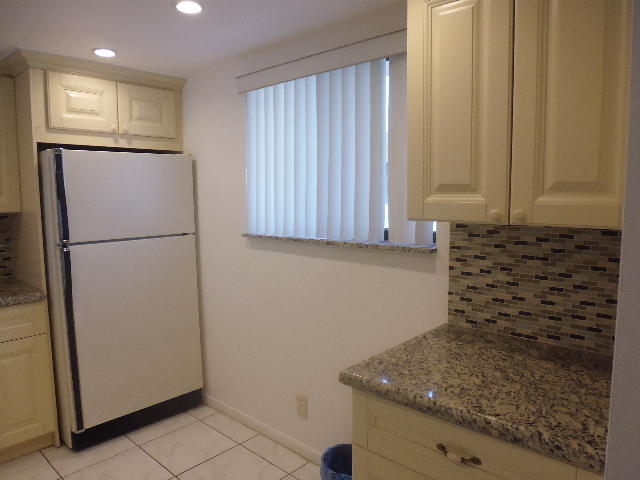 5190 Las Verdes Circle, Delray Beach, FL 33484