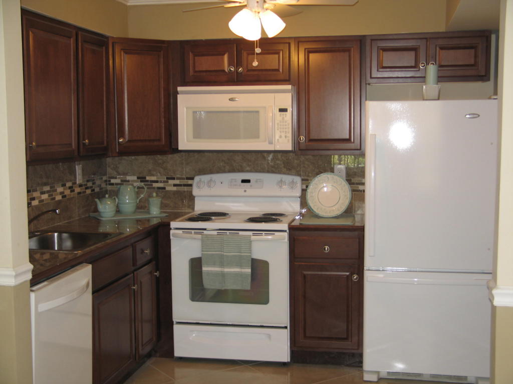 441 Flanders J, Delray Beach, FL 33484