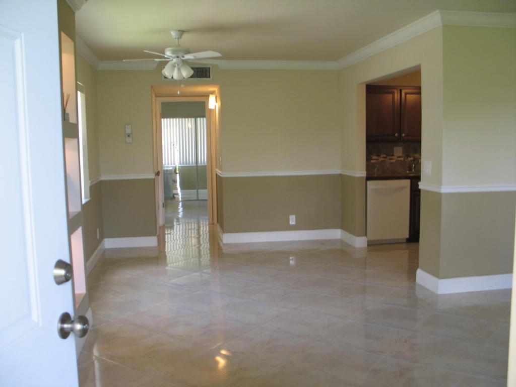 441 Flanders J, Delray Beach, FL 33484