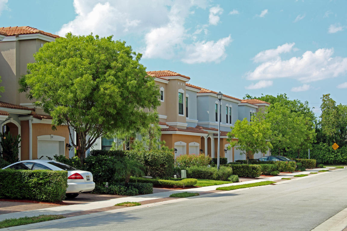 123 W Astor Circle, Delray Beach, FL 33484