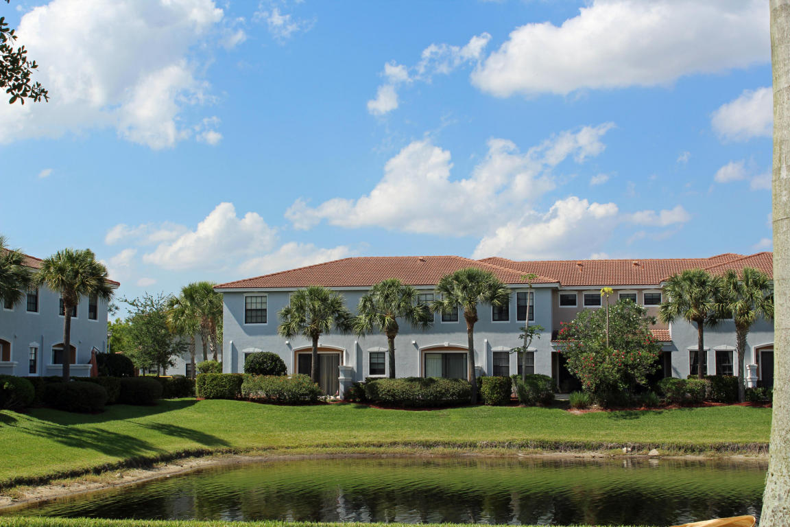 123 W Astor Circle, Delray Beach, FL 33484