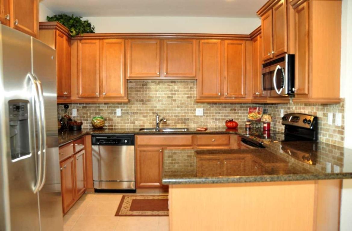 123 W Astor Circle, Delray Beach, FL 33484