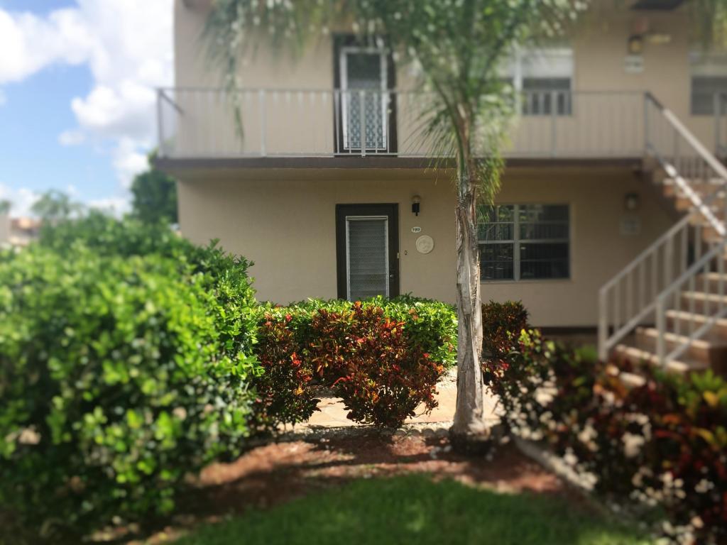 913 Flanders, Delray Beach, FL 33484