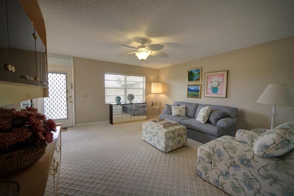576 Burgundy L, Delray Beach, FL 33484
