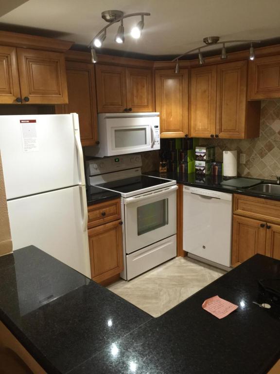 63 Flanders B, Delray Beach, FL 33484