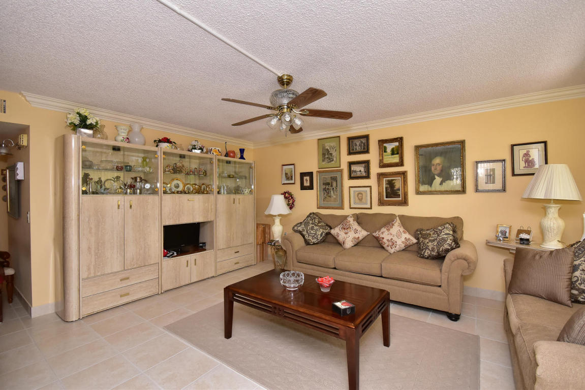 542 Burgundy L, Delray Beach, FL 33484