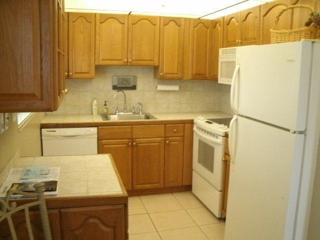 241 Flanders F, Delray Beach, FL 33484