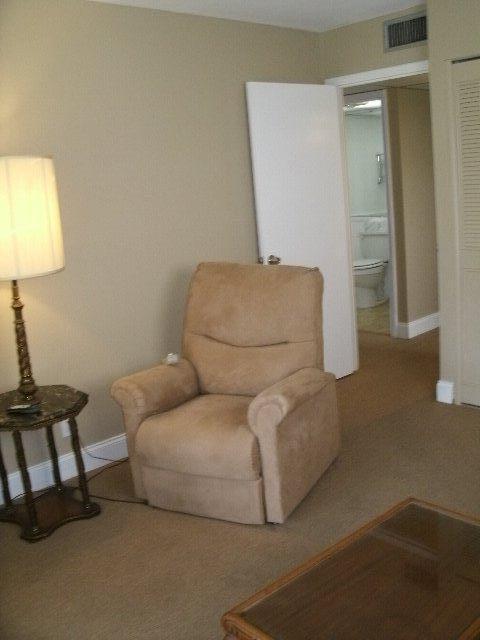 241 Flanders F, Delray Beach, FL 33484