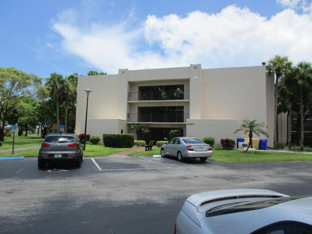 5190 Las Verdes Circle, Delray Beach, FL 33484