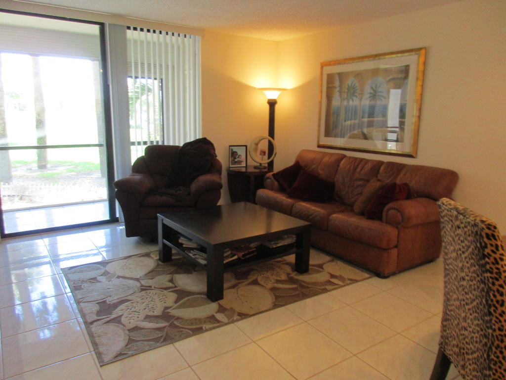 5190 Las Verdes Circle, Delray Beach, FL 33484