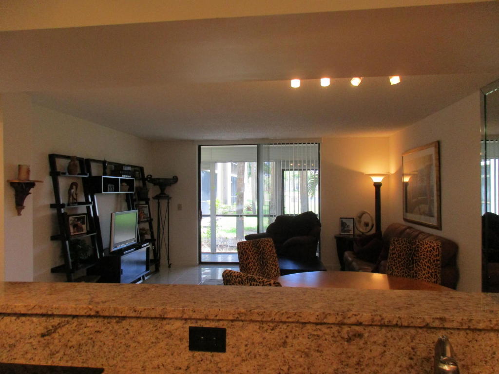 5190 Las Verdes Circle, Delray Beach, FL 33484