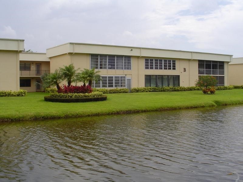89 Piedmont B, Delray Beach, FL 33484