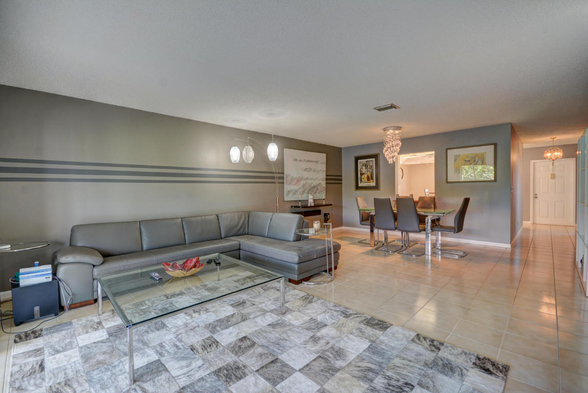5451 Poppy Place, Delray Beach, FL 33484