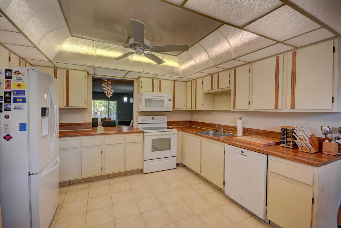 5451 Poppy Place, Delray Beach, FL 33484