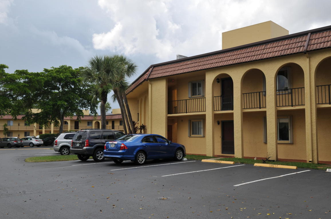 872 SW 9th Street Circle, Boca Raton, FL 33486