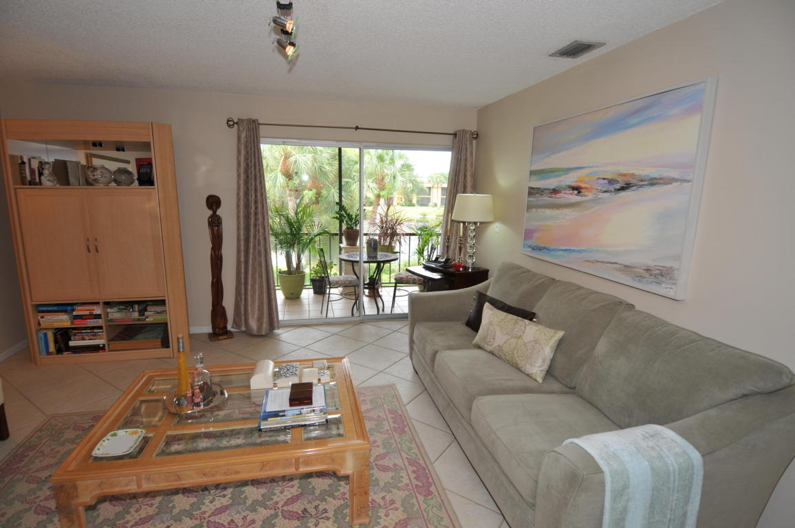872 SW 9th Street Circle, Boca Raton, FL 33486